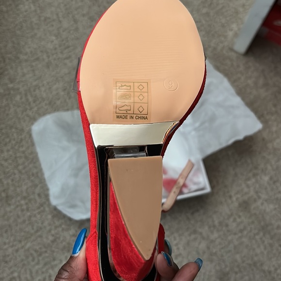 Red sandals - Picture 3 of 4